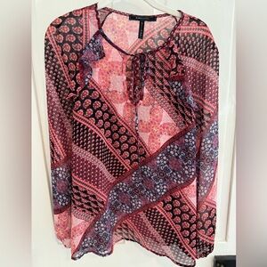 BCBGMaxAzria patterned tie front blouse, size s.